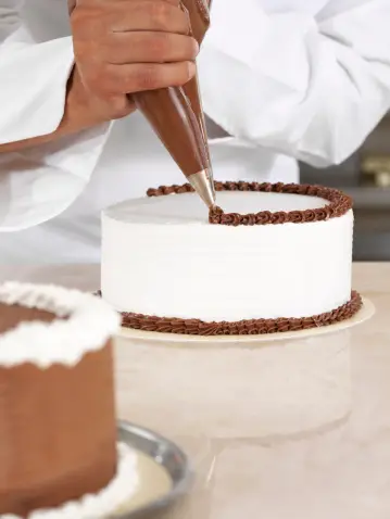 Preparing the Cake Layers: